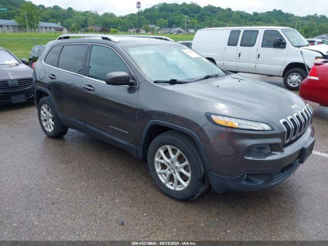  Salvage Jeep Cherokee