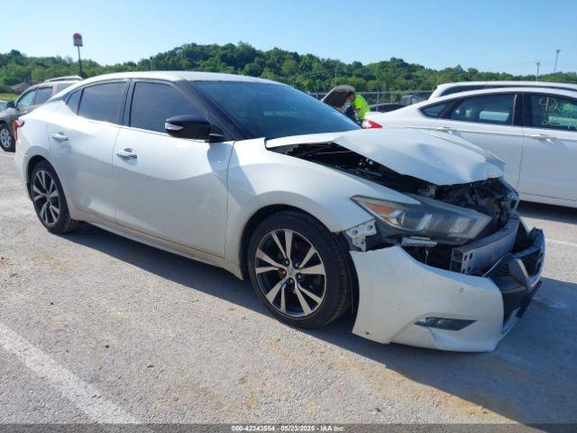  Salvage Nissan Maxima