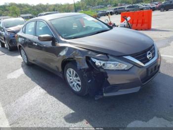  Salvage Nissan Altima