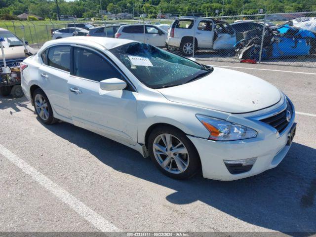  Salvage Nissan Altima