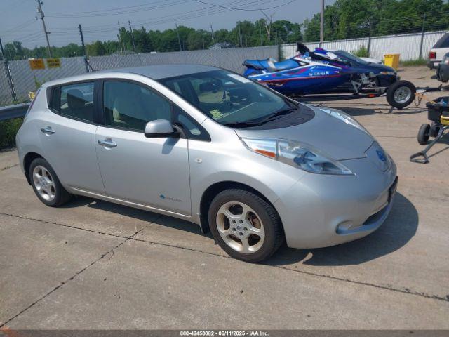  Salvage Nissan LEAF