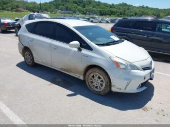  Salvage Toyota Prius v