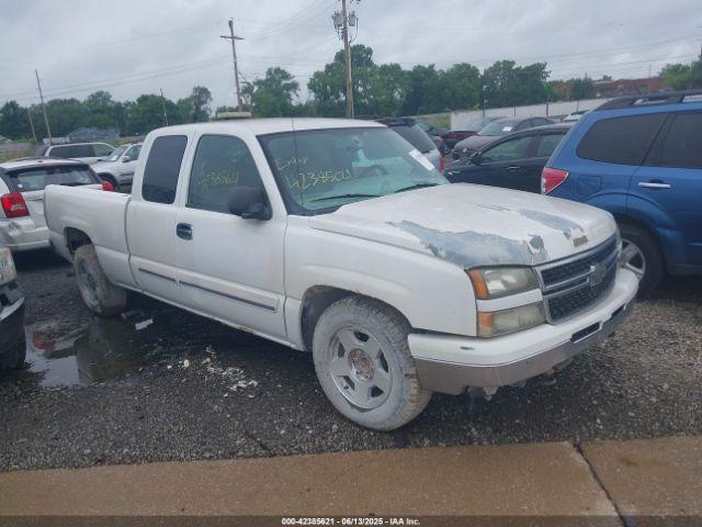  Salvage Chevrolet Silverado 1500