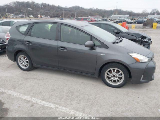  Salvage Toyota Prius v
