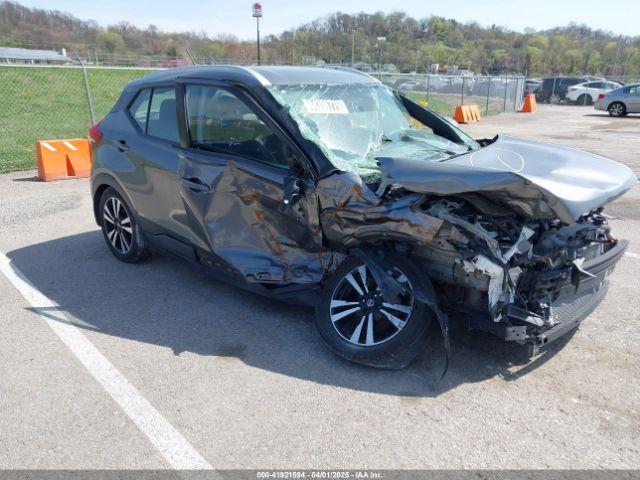  Salvage Nissan Kicks
