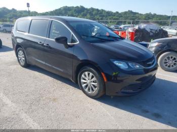  Salvage Chrysler Pacifica