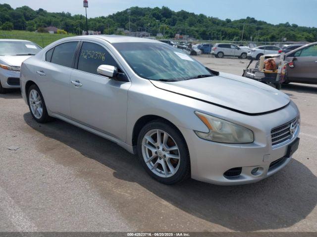  Salvage Nissan Maxima