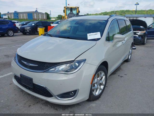  Salvage Chrysler Pacifica