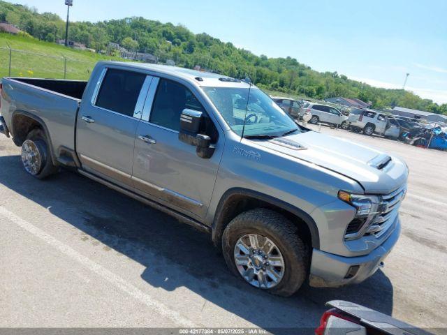  Salvage Chevrolet Silverado 2500