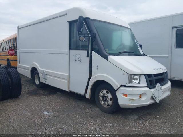 Salvage Isuzu Reach