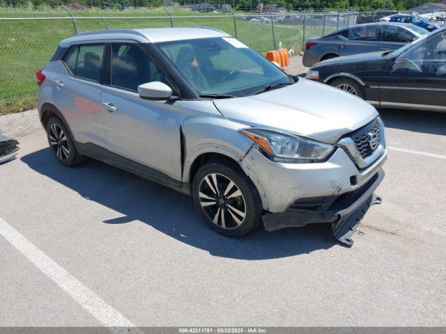  Salvage Nissan Kicks