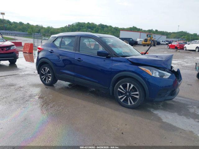  Salvage Nissan Kicks
