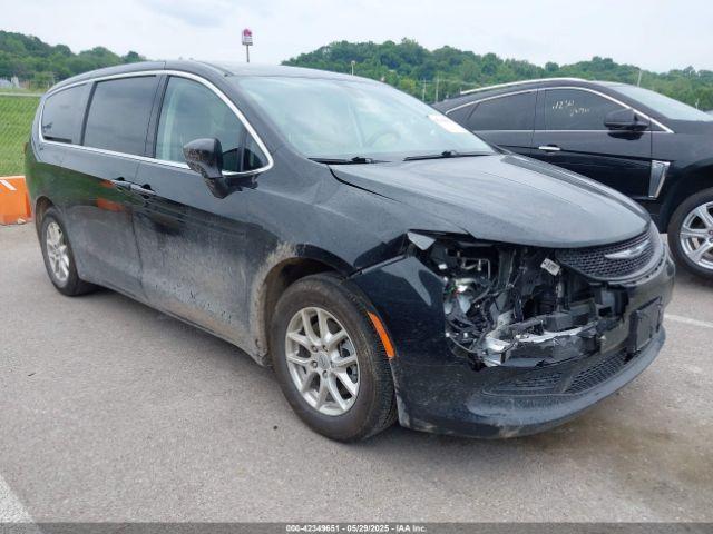  Salvage Chrysler Voyager