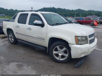  Salvage Chevrolet Avalanche 1500