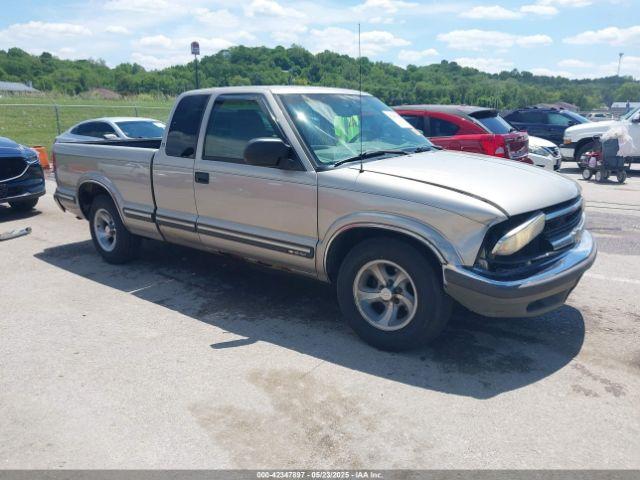  Salvage Chevrolet S-10
