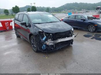  Salvage Chrysler Pacifica