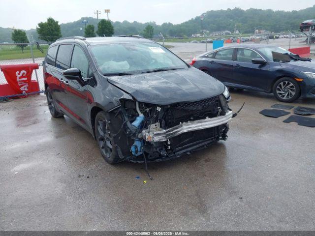  Salvage Chrysler Pacifica