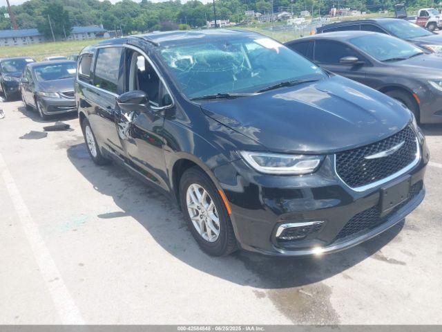 Salvage Chrysler Pacifica