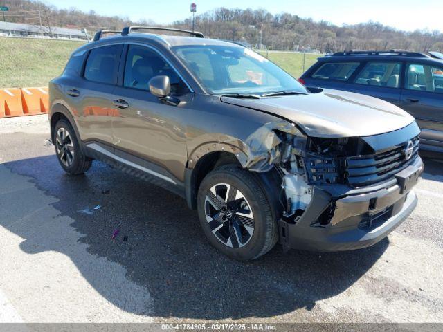  Salvage Nissan Kicks