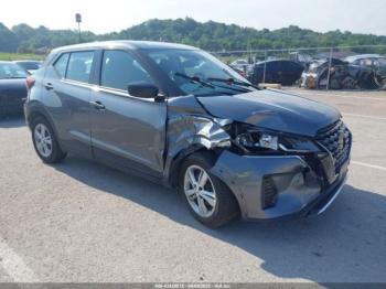  Salvage Nissan Kicks
