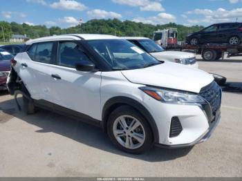  Salvage Nissan Kicks