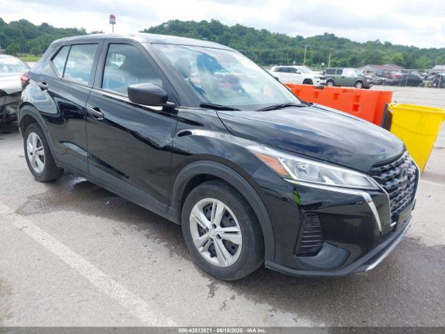  Salvage Nissan Kicks