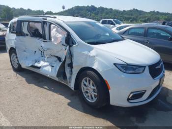  Salvage Chrysler Pacifica