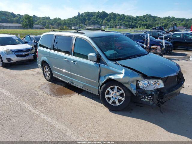  Salvage Chrysler Town & Country