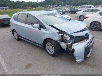  Salvage Toyota Prius v