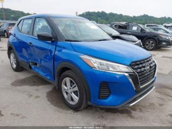  Salvage Nissan Kicks
