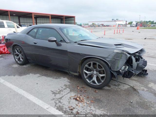  Salvage Dodge Challenger