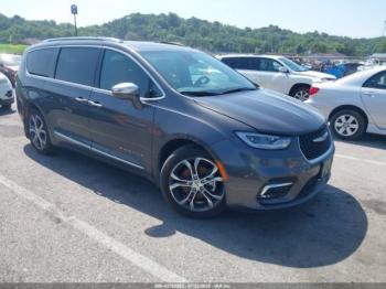  Salvage Chrysler Pacifica