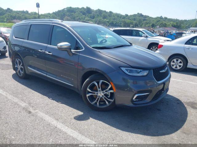  Salvage Chrysler Pacifica
