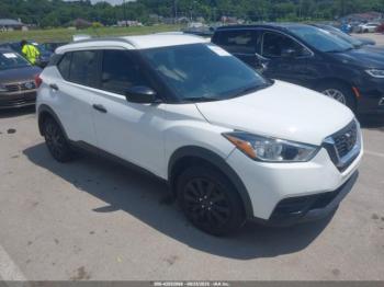  Salvage Nissan Kicks