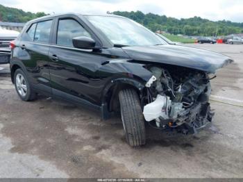  Salvage Nissan Kicks