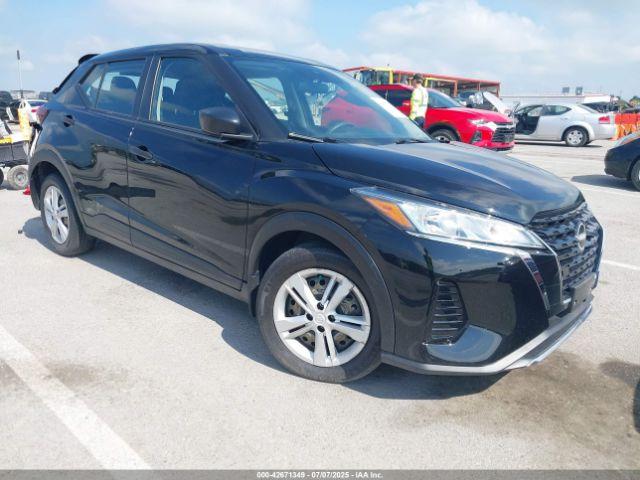  Salvage Nissan Kicks