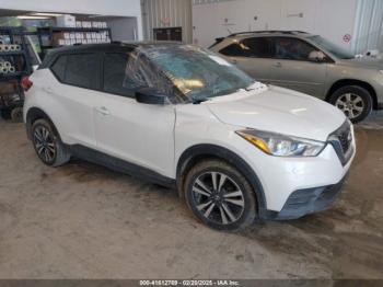  Salvage Nissan Kicks