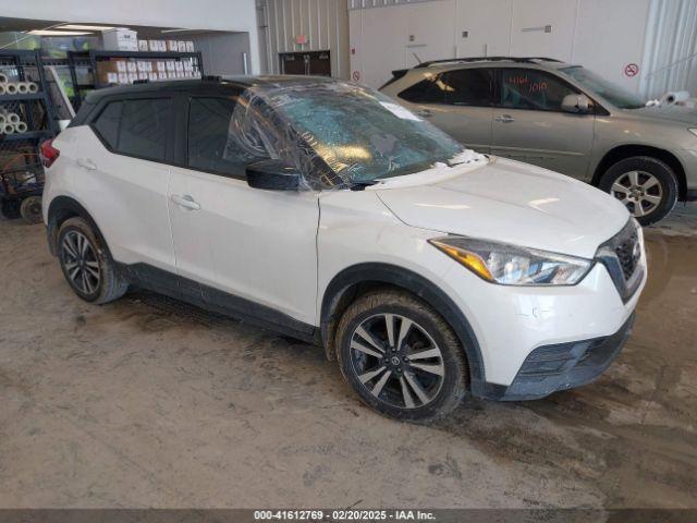  Salvage Nissan Kicks
