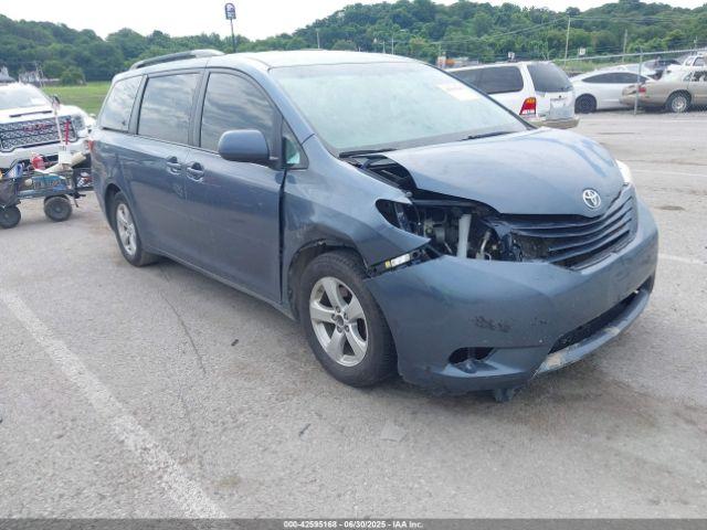  Salvage Toyota Sienna
