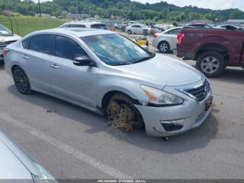  Salvage Nissan Altima