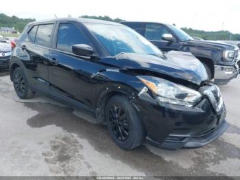  Salvage Nissan Kicks
