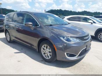  Salvage Chrysler Pacifica