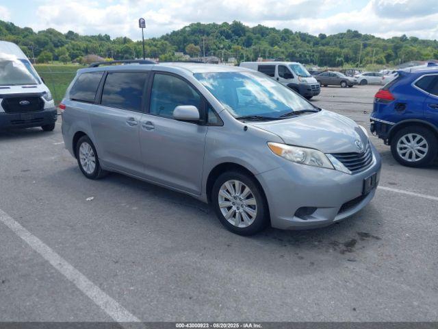  Salvage Toyota Sienna