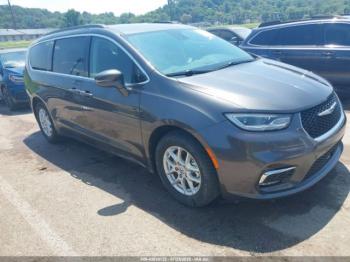  Salvage Chrysler Pacifica