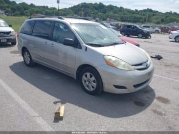  Salvage Toyota Sienna