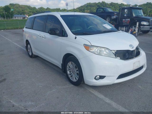  Salvage Toyota Sienna