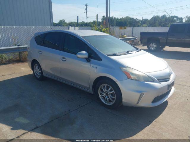  Salvage Toyota Prius v
