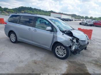  Salvage Toyota Sienna