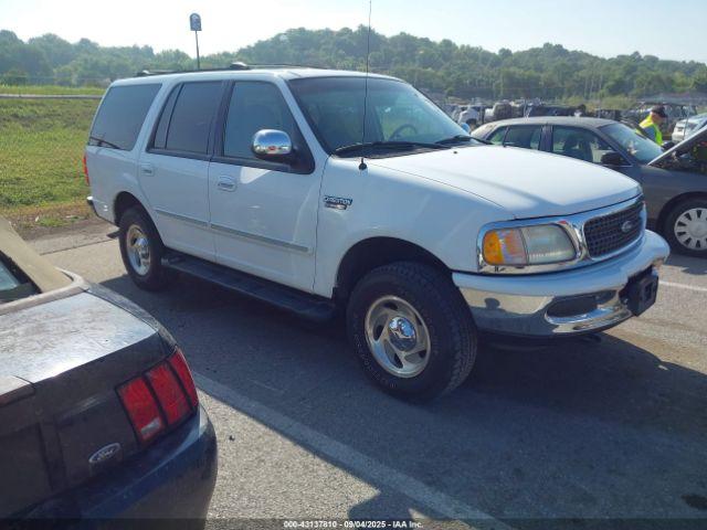  Salvage Ford Expedition