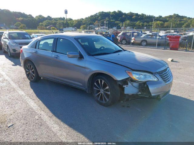  Salvage Chrysler 200